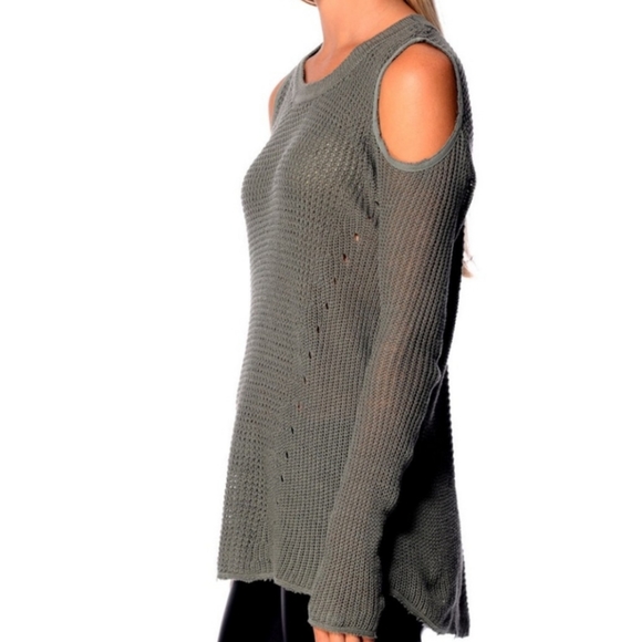 Willow & Clay Knit Destroyed Cut Out Sweater - Picture 3 of 8